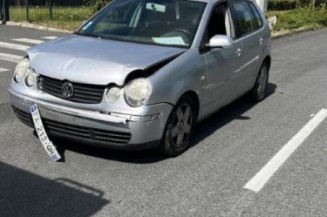 Serrure avant droit VOLKSWAGEN POLO 4