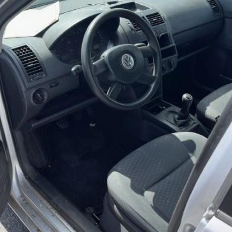Serrure avant droit VOLKSWAGEN POLO 4 Photo n°19