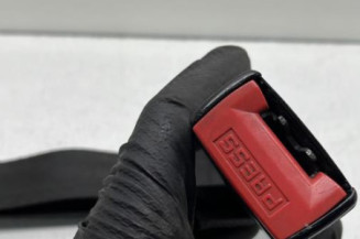Attache ceinture avant droit RENAULT TRAFIC 1