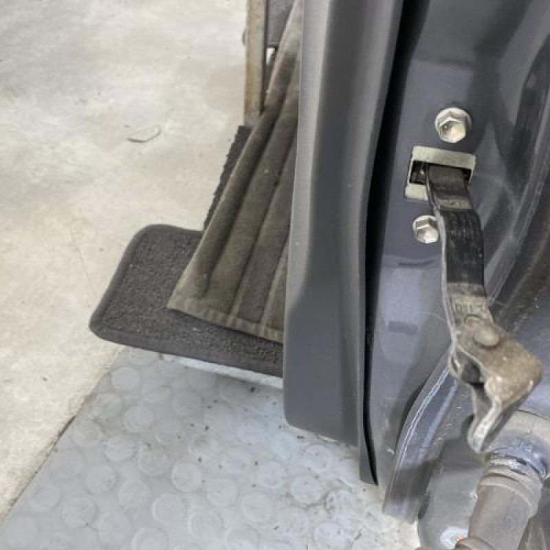 Porte avant gauche TOYOTA YARIS 2 Photo n°5