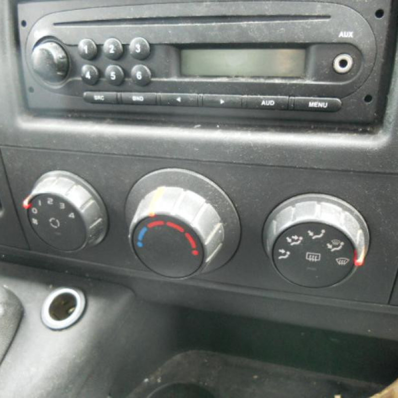 Charniere de porte avant droit RENAULT MASTER 3 Photo n°9