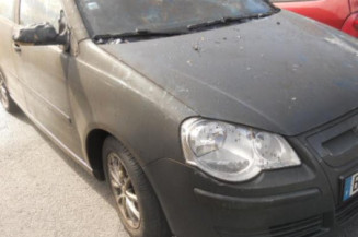 Charniere de capot VOLKSWAGEN POLO 4