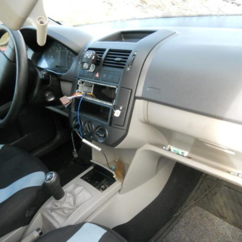 Charniere de capot VOLKSWAGEN POLO 4 Photo n°8