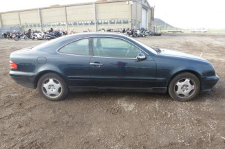 Charniere de capot MERCEDES CLASSE CLK 208