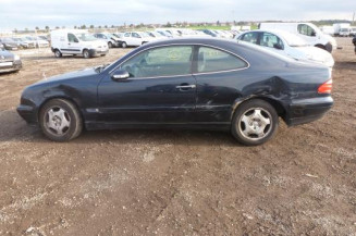 Charniere de capot MERCEDES CLASSE CLK 208