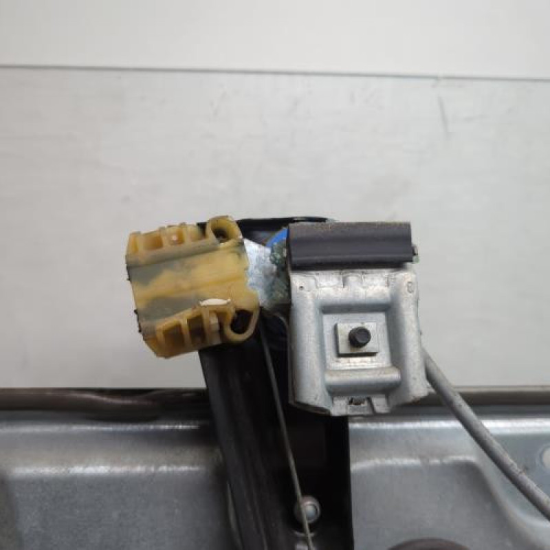 Leve vitre electrique avant droit VOLKSWAGEN POLO 4 Photo n°4