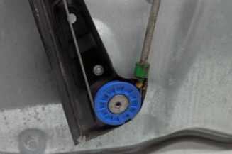 Leve vitre electrique avant droit VOLKSWAGEN POLO 4