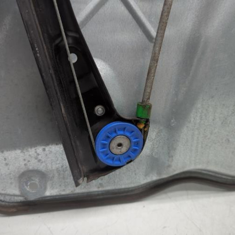 Leve vitre electrique avant droit VOLKSWAGEN POLO 4 Photo n°5