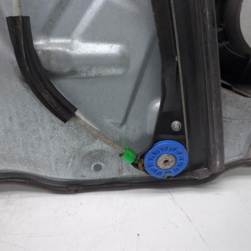 Leve vitre electrique avant droit VOLKSWAGEN POLO 4 Photo n°6