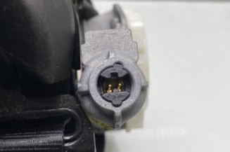 Pretensionneur de ceinture avant droit FORD FIESTA 6