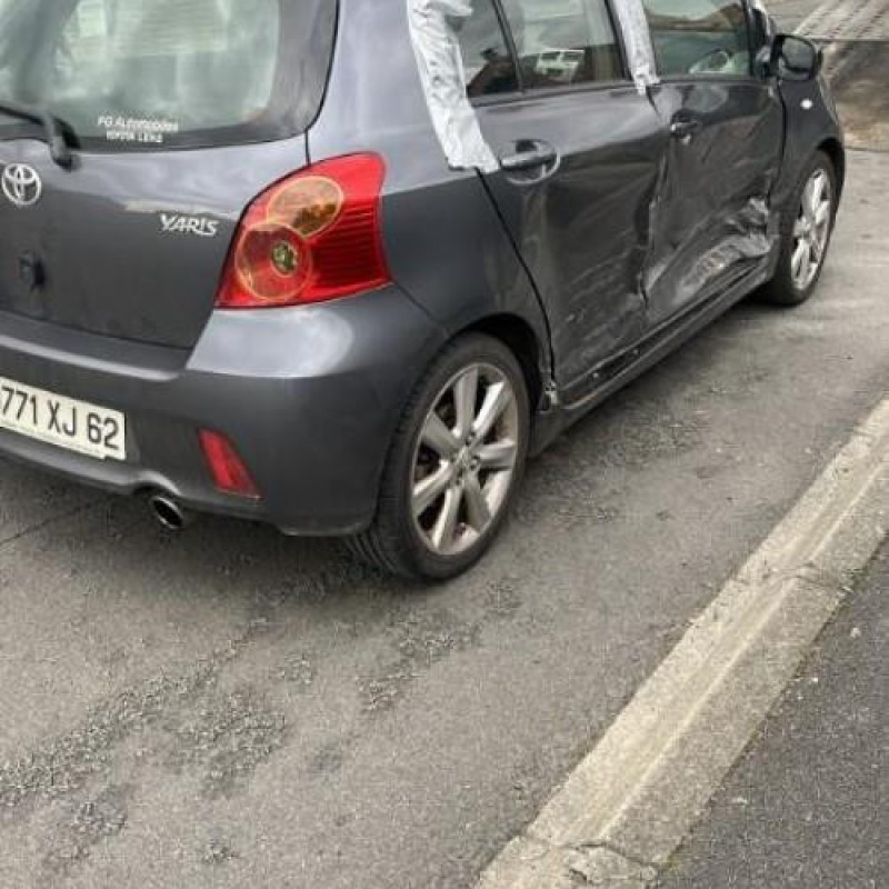 Moteur TOYOTA YARIS 2 Photo n°18