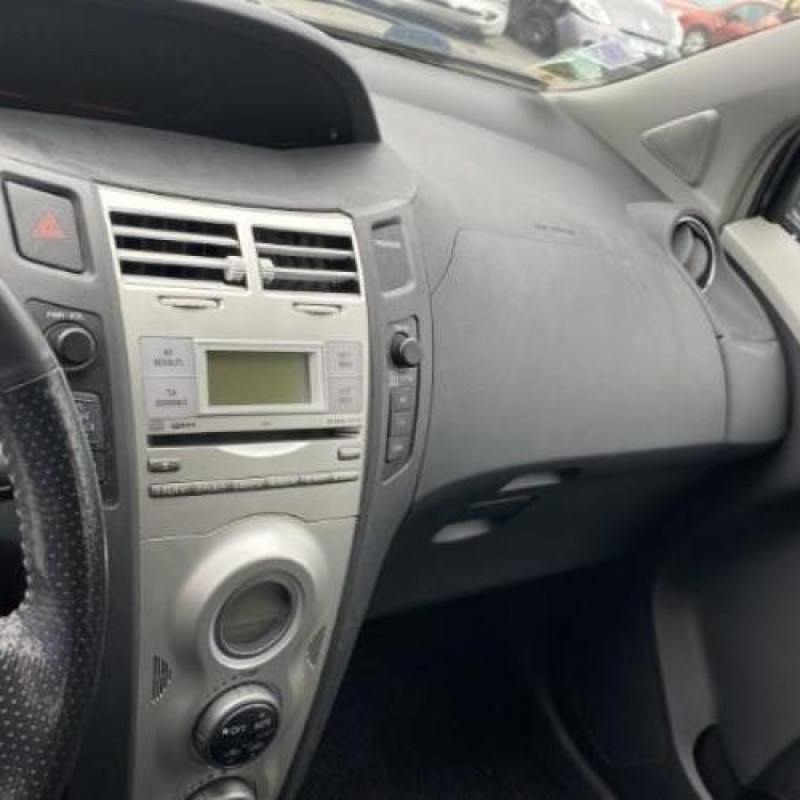 Moteur TOYOTA YARIS 2 Photo n°19
