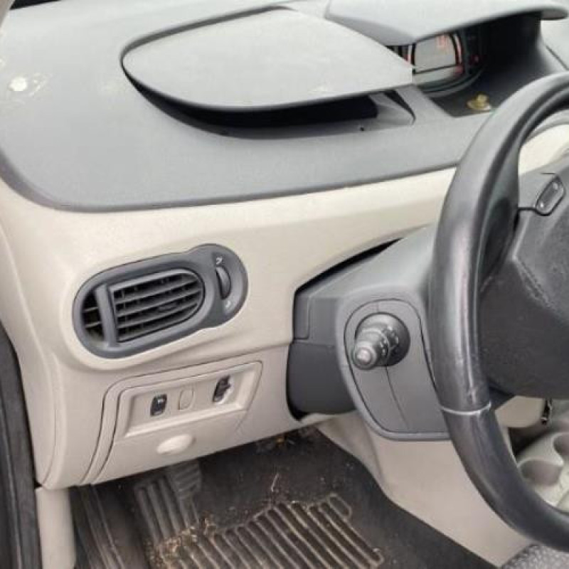 Malle/Hayon arriere RENAULT MODUS Photo n°11
