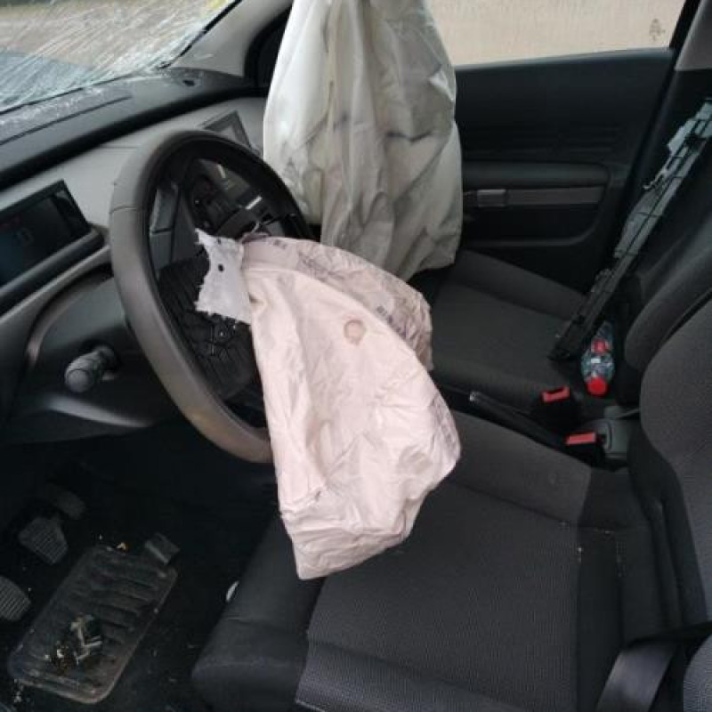 Vitre arriere droit CITROEN C4 CACTUS Photo n°8