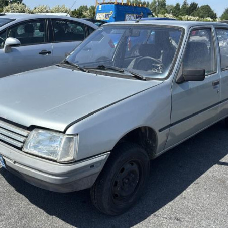 Vitre arriere droit PEUGEOT 205 Photo n°1