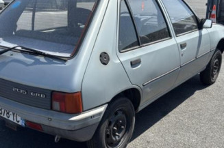 Vitre arriere droit PEUGEOT 205