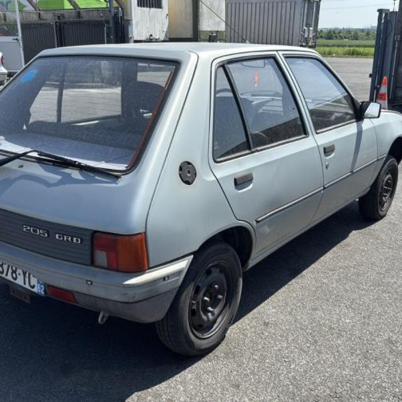 Vitre arriere droit PEUGEOT 205 Photo n°3