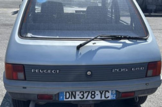 Vitre arriere droit PEUGEOT 205