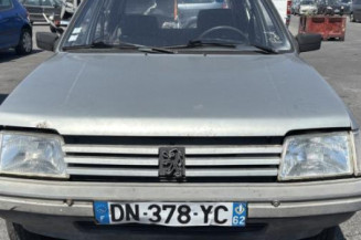 Vitre arriere droit PEUGEOT 205