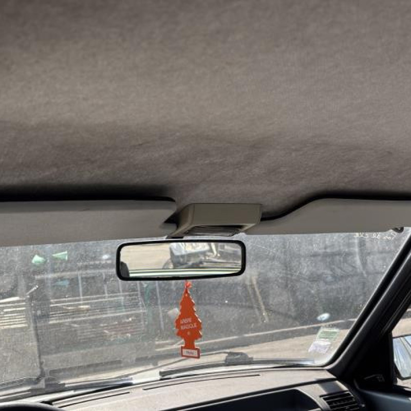 Vitre arriere droit PEUGEOT 205 Photo n°12