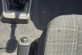 Vitre arriere droit PEUGEOT 205