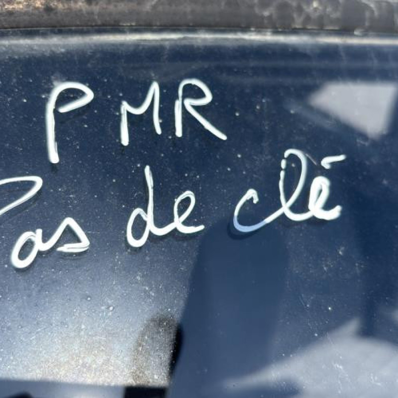 Vitre arriere droit PEUGEOT 205 Photo n°19