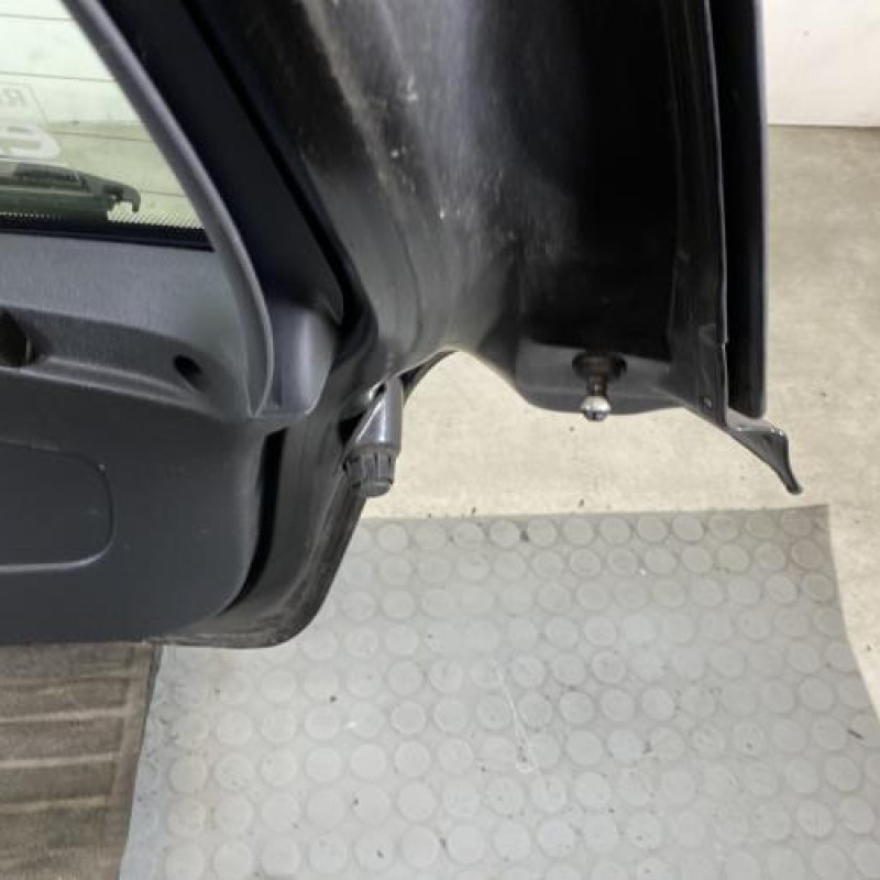 Malle/Hayon arriere RENAULT CLIO 3 Photo n°9