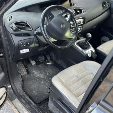 Vitre arriere droit RENAULT SCENIC 3 Photo n°1
