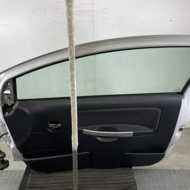 Porte avant droit CITROEN C2 Photo n°8