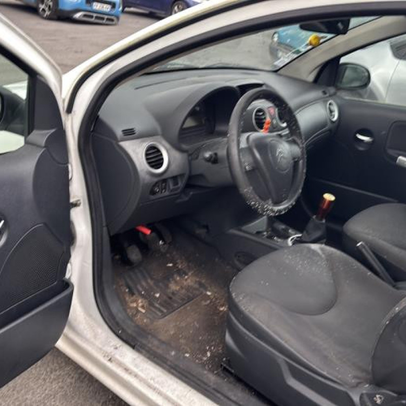 Porte avant droit CITROEN C2 Photo n°17