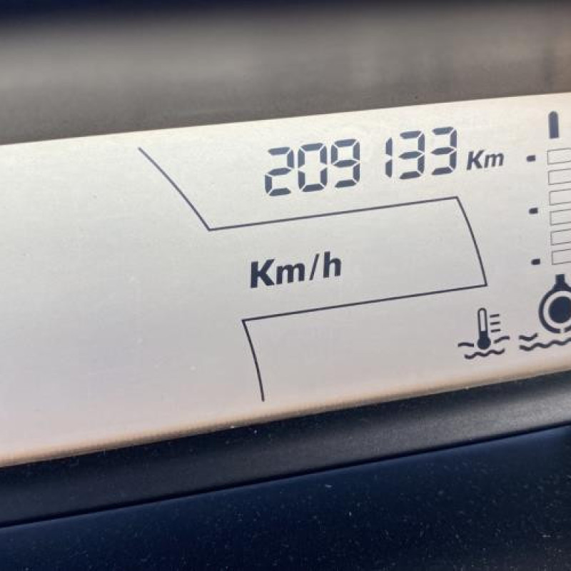Vitre arriere droit CITROEN C4 1 Photo n°18