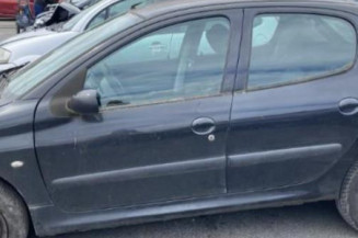 Vitre avant gauche PEUGEOT 206