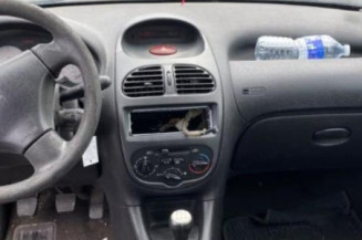 Vitre avant gauche PEUGEOT 206
