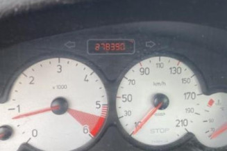 Vitre avant gauche PEUGEOT 206