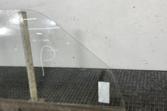 Vitre avant droit PEUGEOT 106