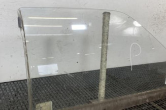 Vitre avant droit PEUGEOT 106