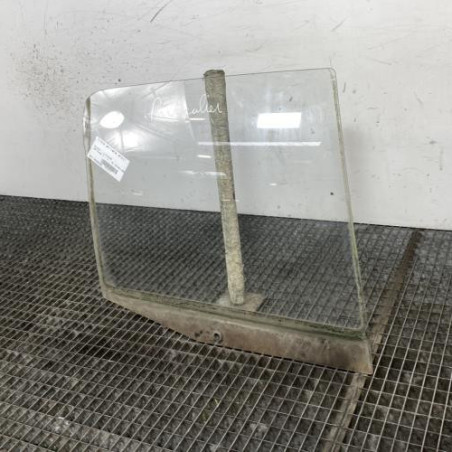 Vitre arriere droit PEUGEOT 106