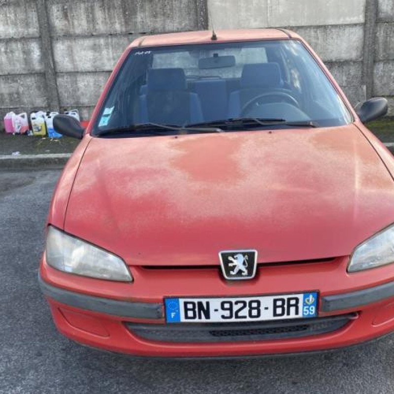 Vitre arriere droit PEUGEOT 106 Photo n°13