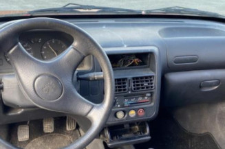 Vitre arriere droit PEUGEOT 106