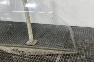 Vitre avant droit PEUGEOT 106