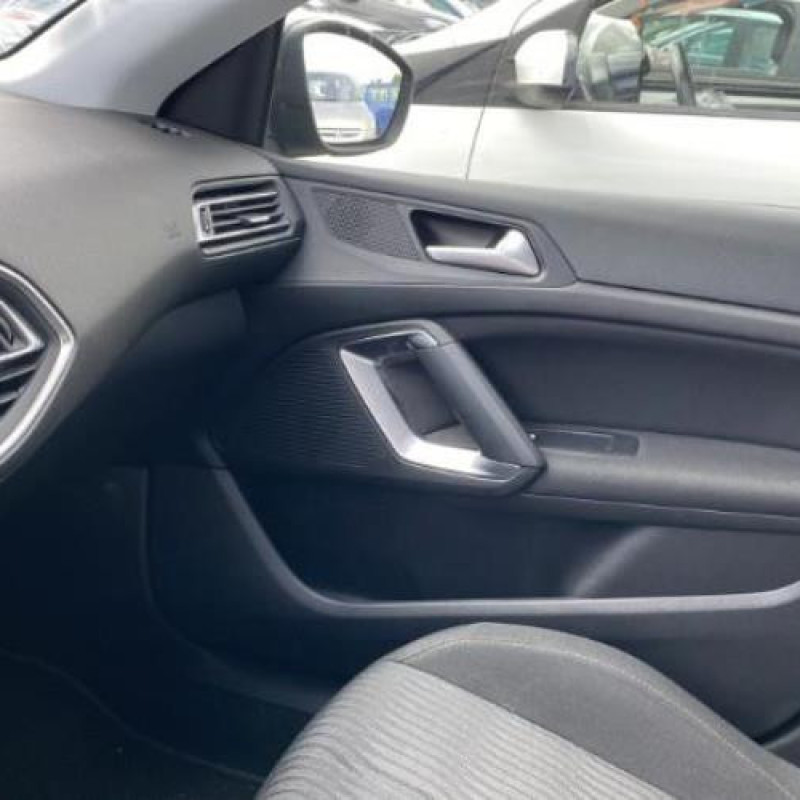 Boitier BSI PEUGEOT 308 2 Photo n°16