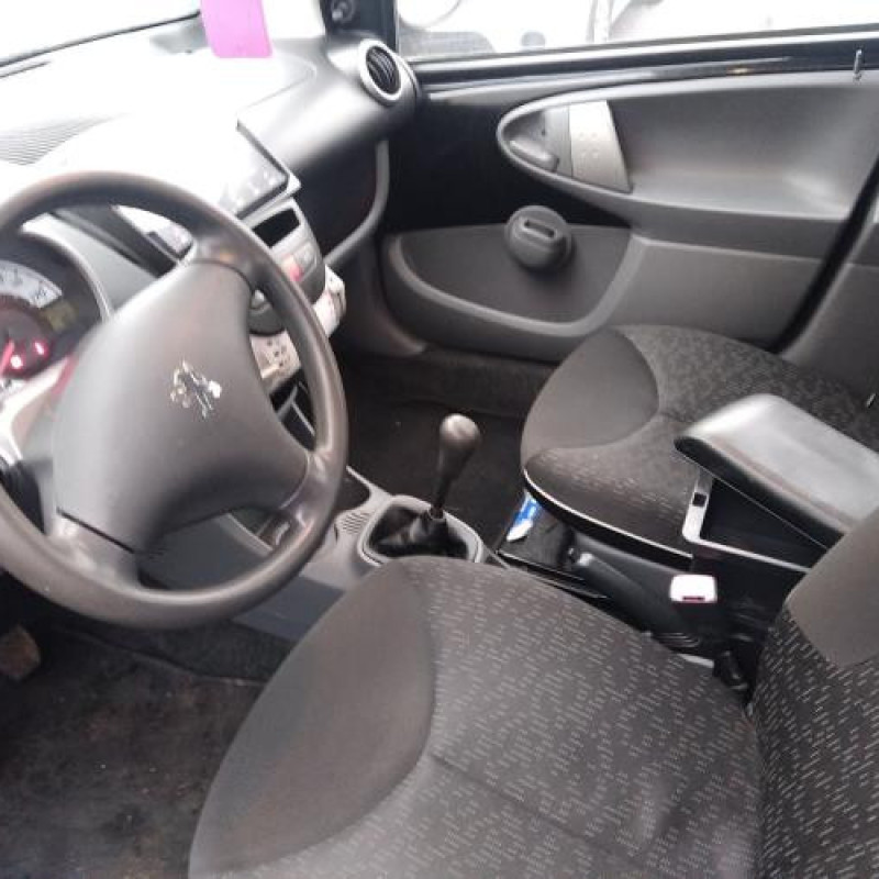 Boitier air bag PEUGEOT 107 Photo n°9