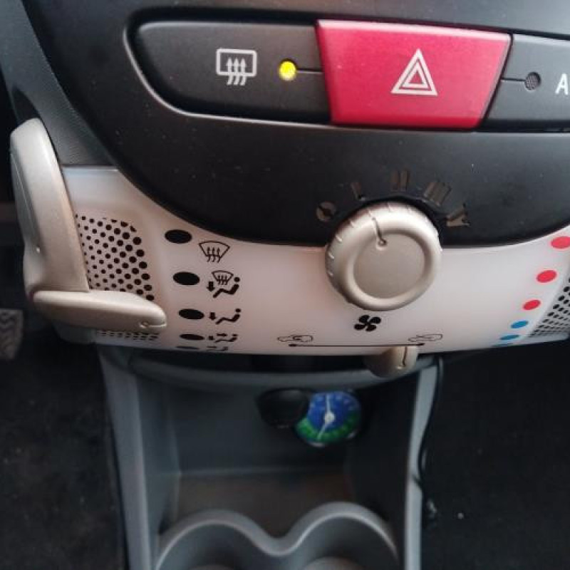 Boitier air bag PEUGEOT 107 Photo n°12