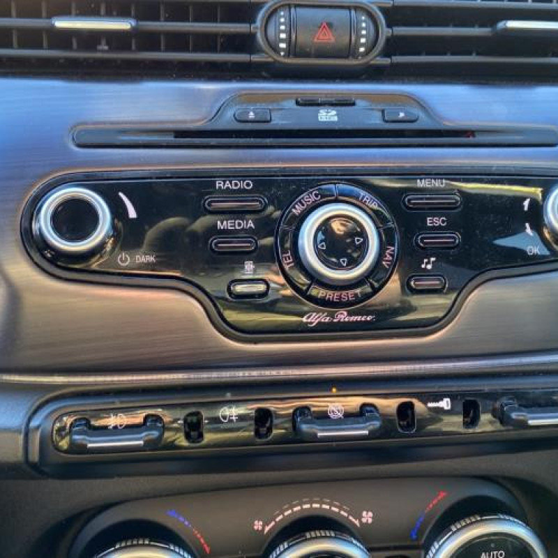 Ecran GPS ALFA ROMEO GIULIETTA 2 Photo n°20