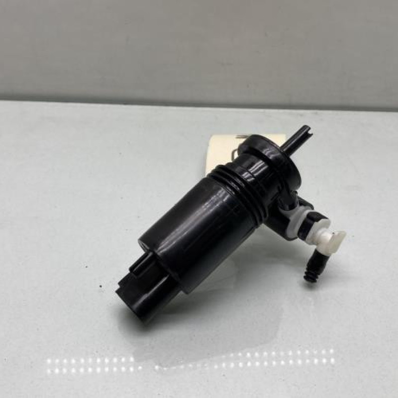 Pompe lave glace avant MERCEDES CLASSE B 247 Photo n°1