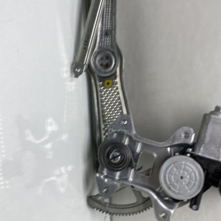 Leve vitre electrique avant gauche TOYOTA YARIS 1