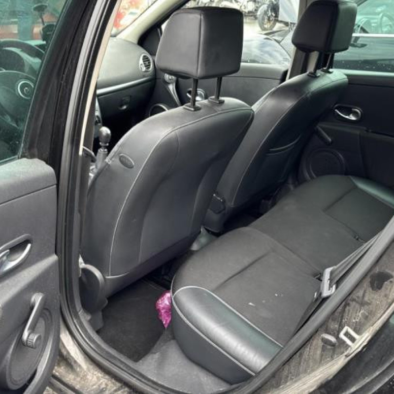 Boitier UCH RENAULT CLIO 3 Photo n°17