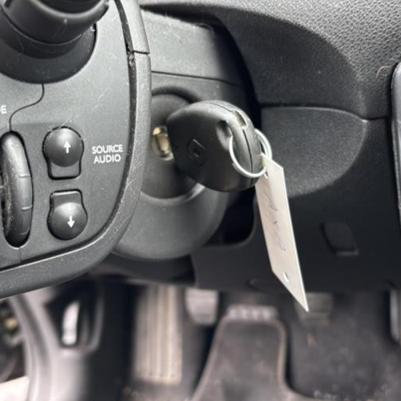 Boitier UCH RENAULT CLIO 3 Photo n°19