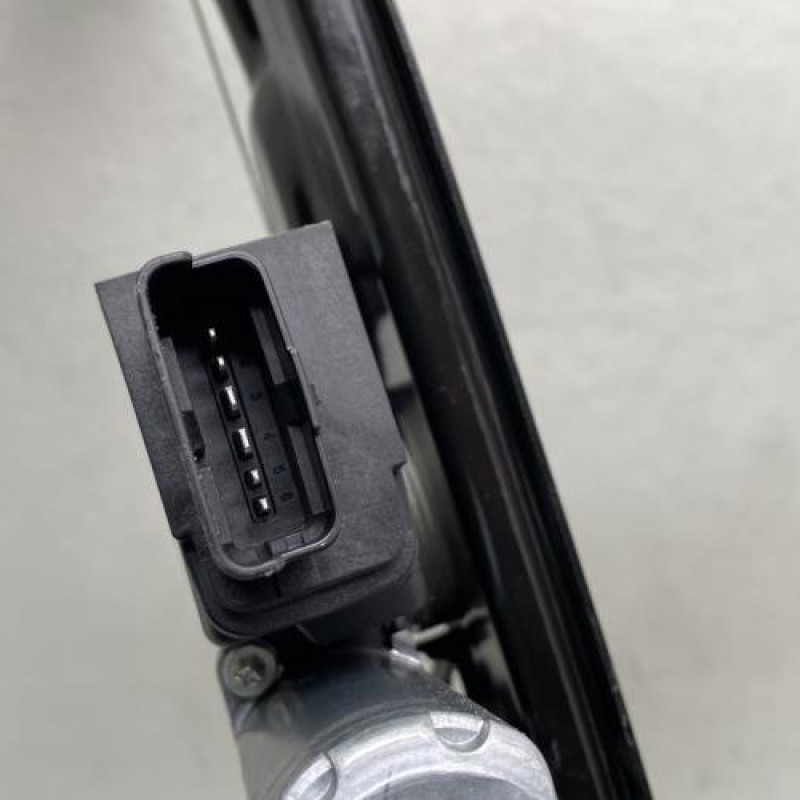 Leve vitre electrique avant gauche OPEL VIVARO 3 Photo n°4