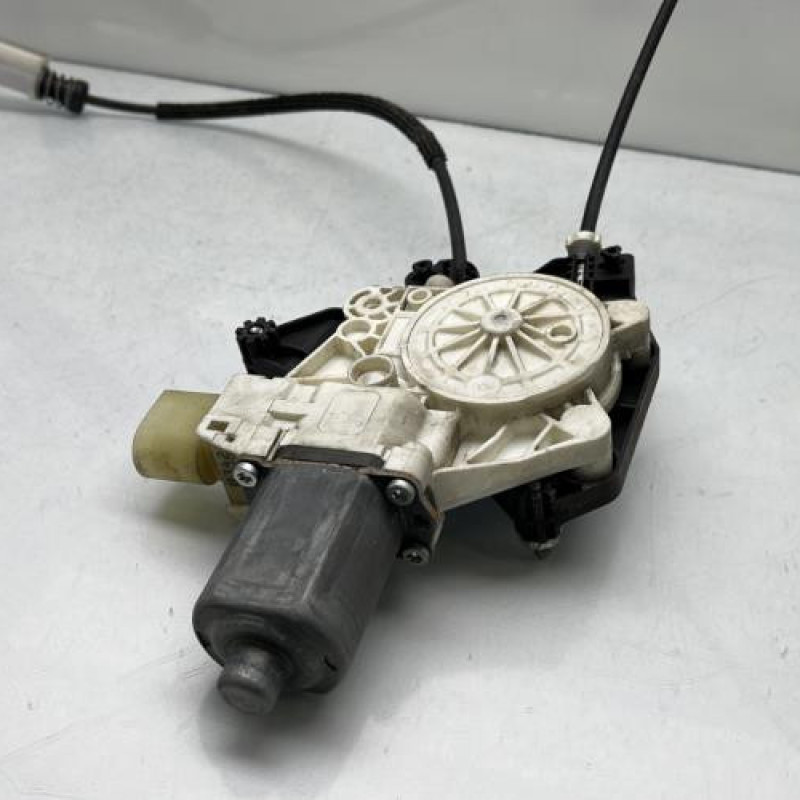 Leve vitre electrique avant droit BMW SERIE 1 F21 Photo n°6